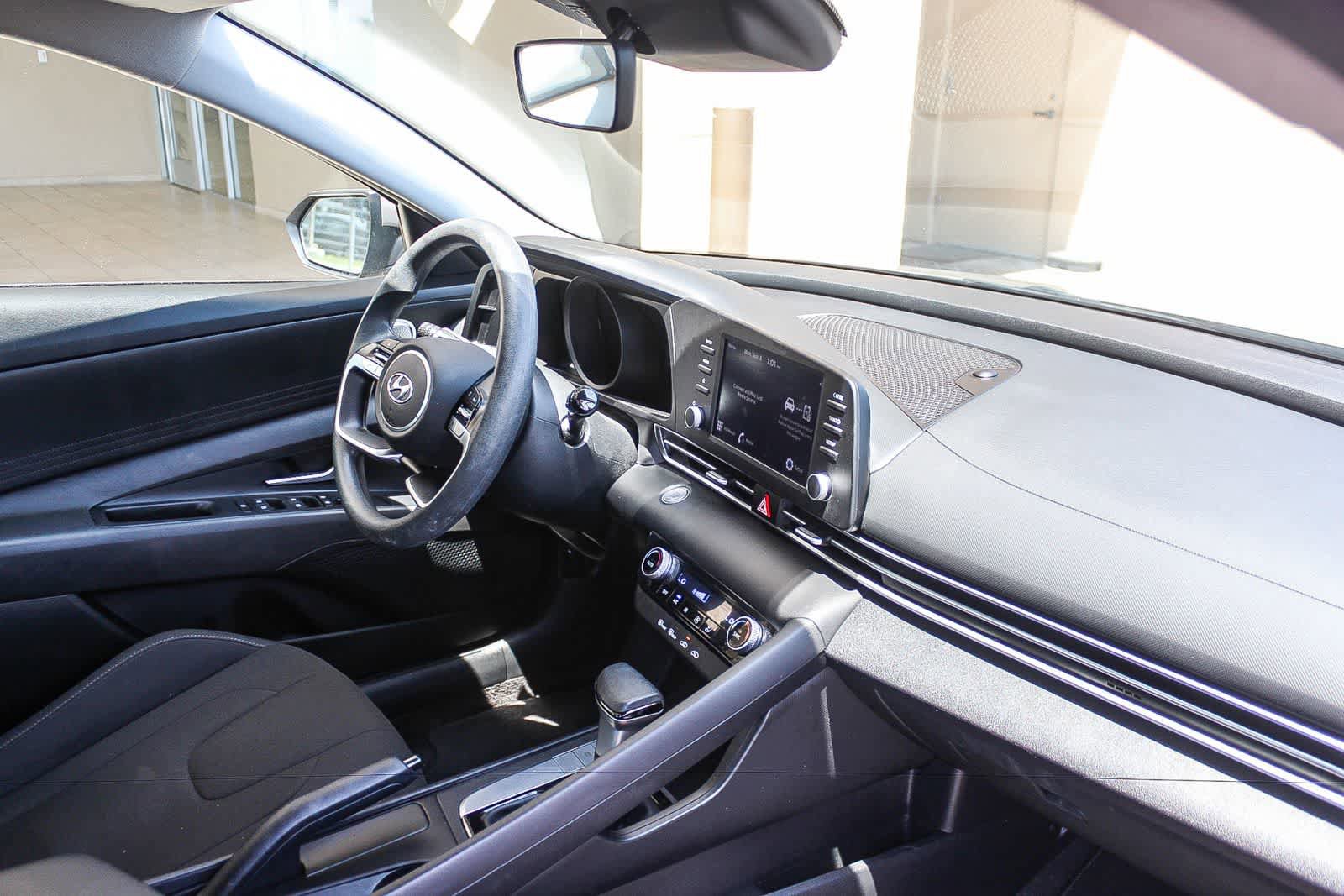 Used 2023 Hyundai Elantra SEL FWD image 21