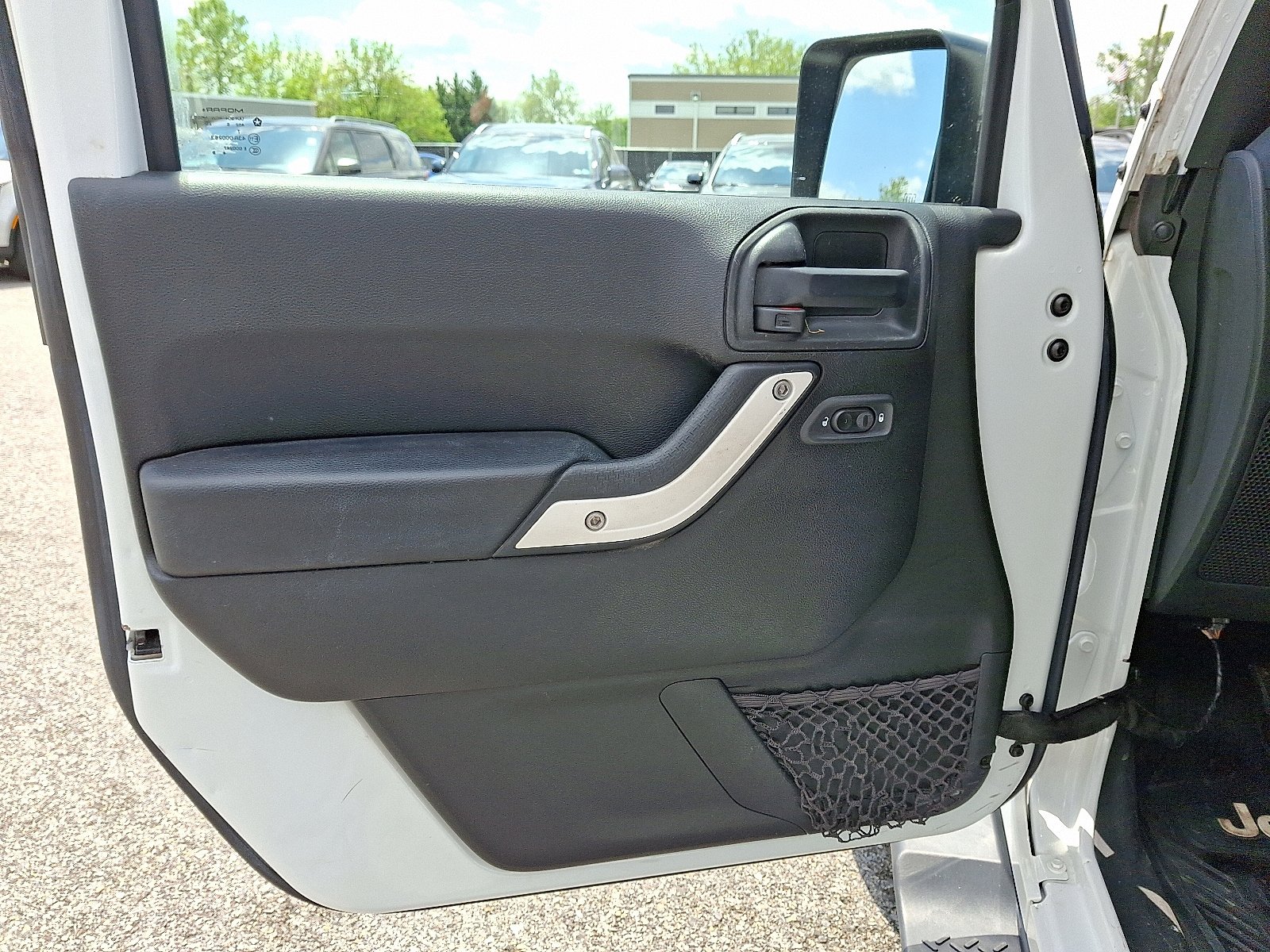 Used 2017 Jeep Wrangler Unlimited Sahara w/ Dual Top Group AWD/4WD image 13