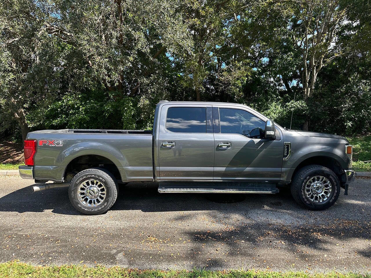 Used 2021 Ford F250 XLT w/ XLT Premium Package image 3