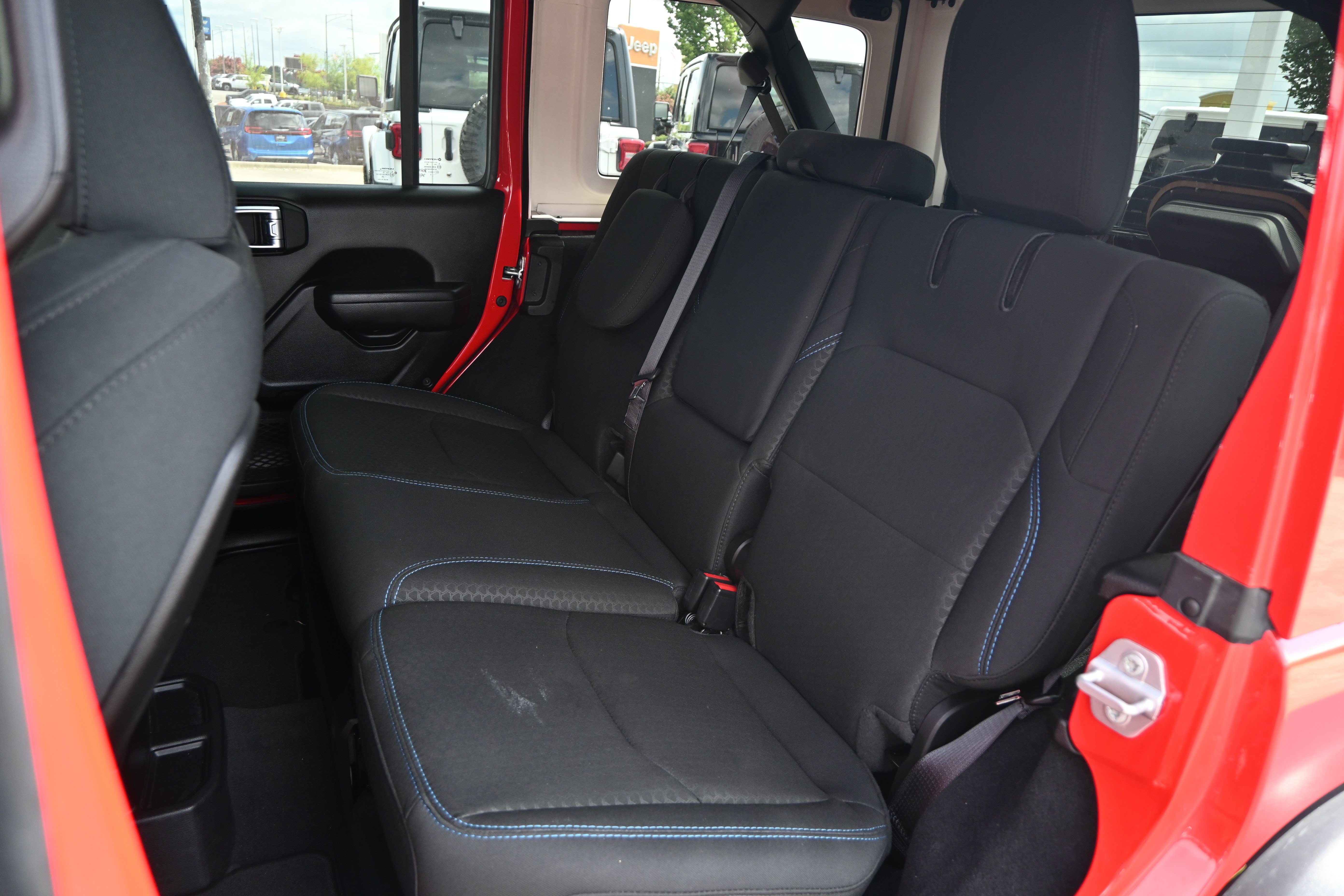 Used 2025 Jeep Wrangler Unlimited Rubicon 4xe w/ Safety Group AWD/4WD image 45