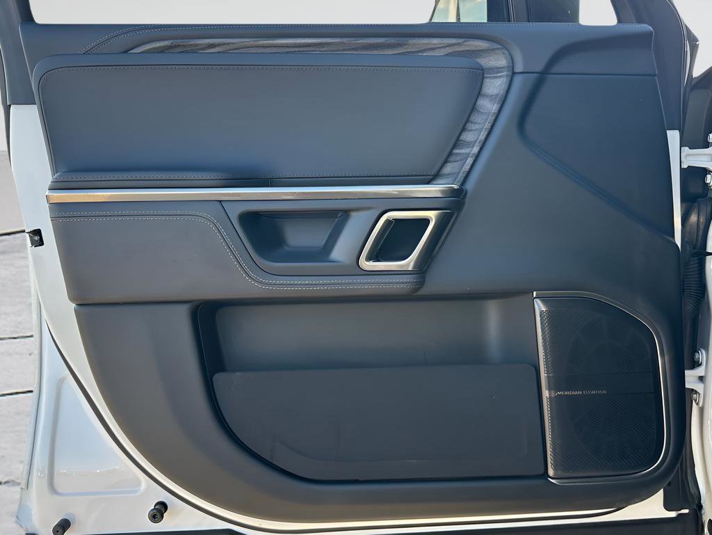 Used 2022 Rivian R1S Adventure image 17