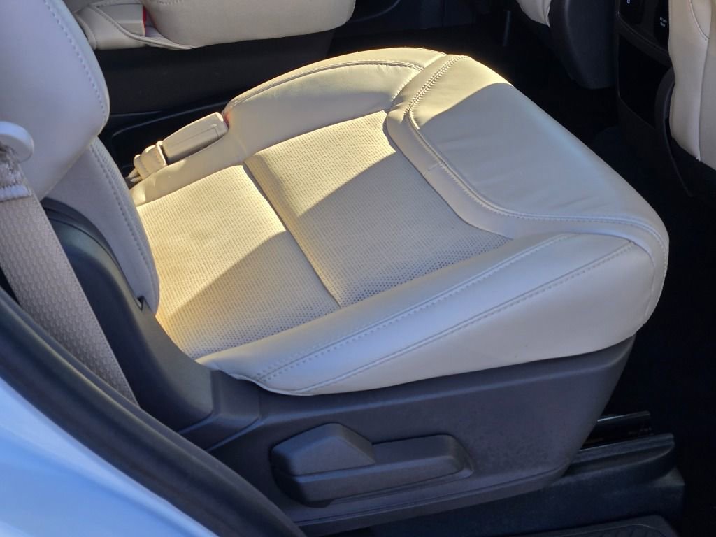 Used 2021 Ford Explorer Platinum w/ Equipment Group 601A image 14