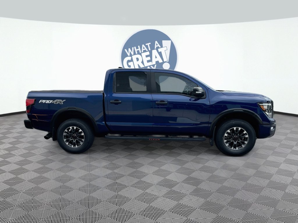 Used 2024 Nissan Titan PRO-4X w/ Pro-4x Convenience Package AWD/4WD image 4