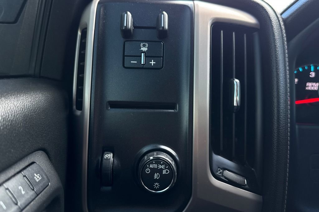 Used 2017 GMC Sierra 1500 Denali RWD image 31