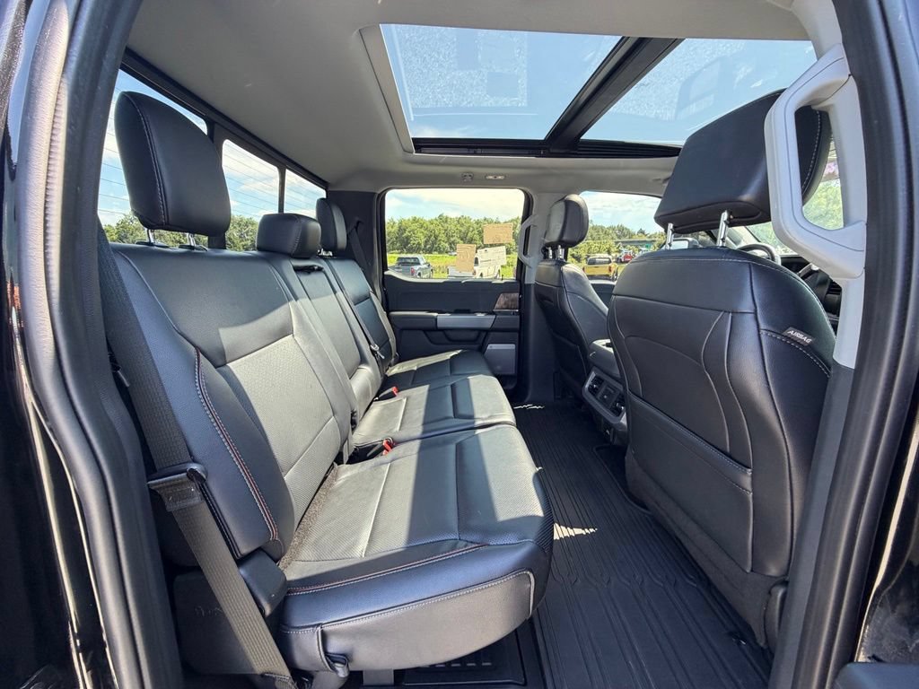 Used 2024 Ford F250 Lariat w/ Black Appearance Package AWD/4WD image 12