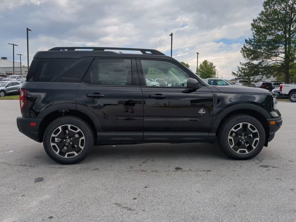 Used 2024 Ford Bronco Sport Outer Banks w/ Tech Package AWD/4WD image 3