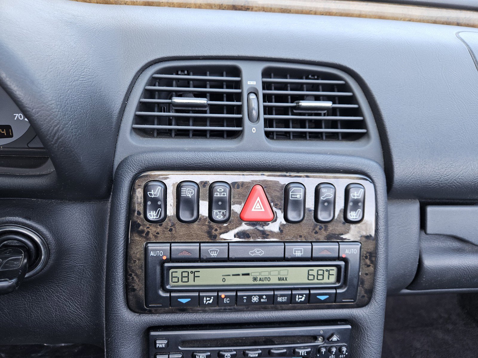 Used 2003 Mercedes-Benz CLK 430 Cabriolet image 25