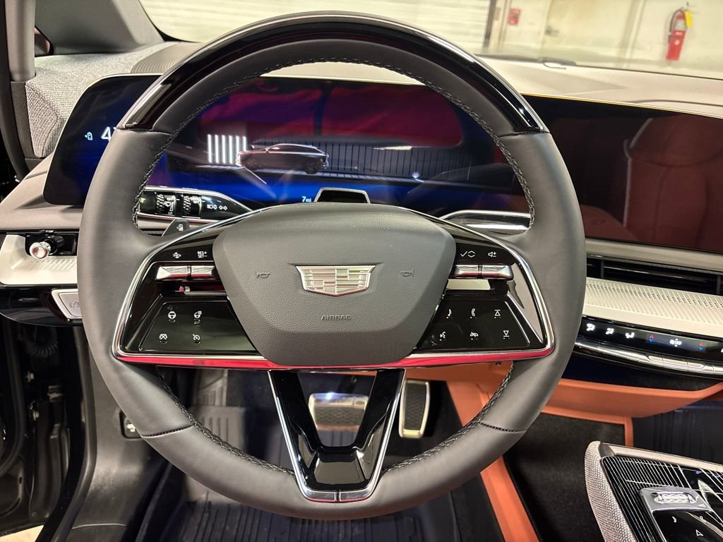 New 2026 Cadillac Optiq Luxury 2 image 34