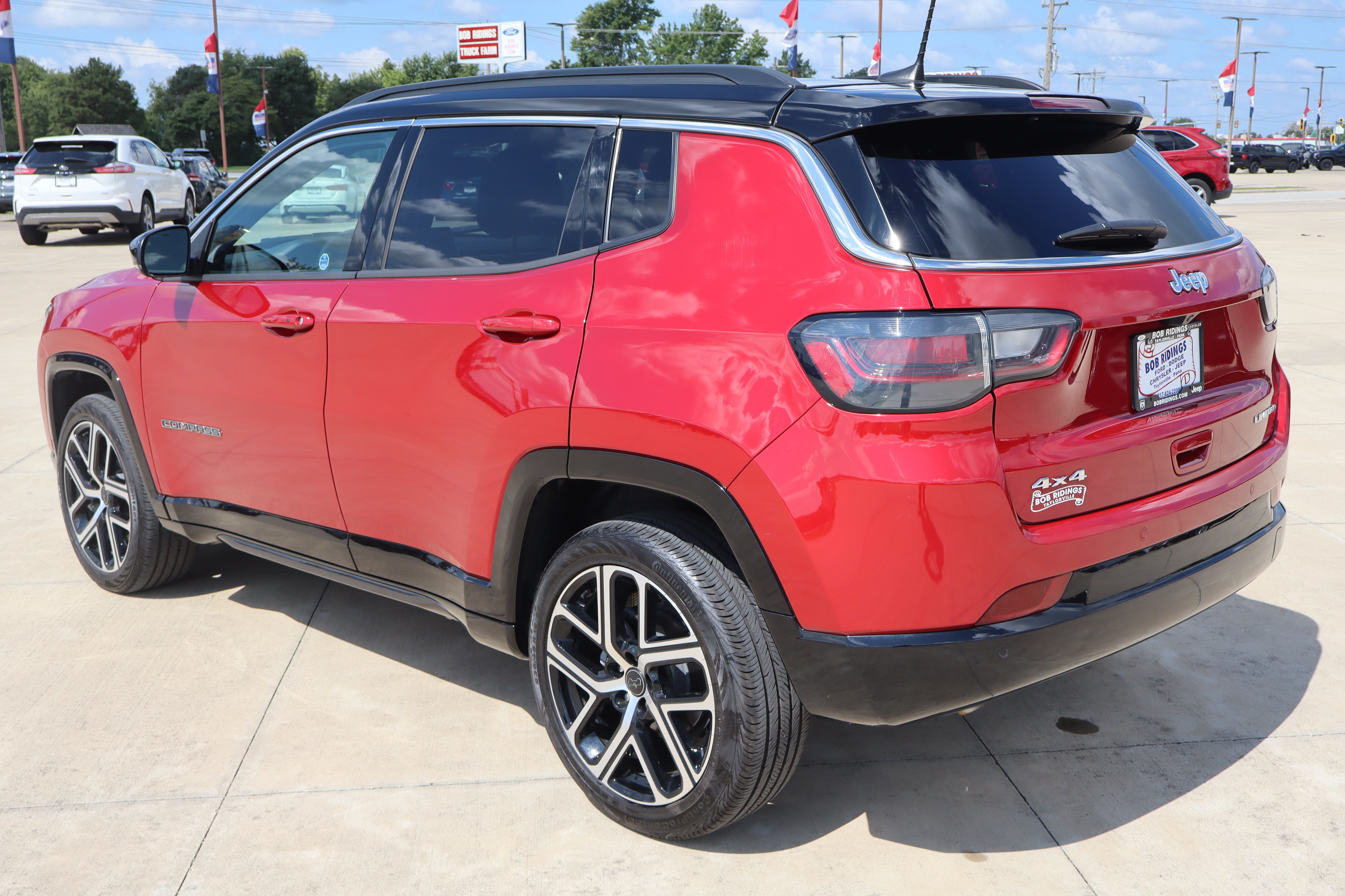 Used 2025 Jeep Compass Limited w/ Elite Group AWD/4WD image 7
