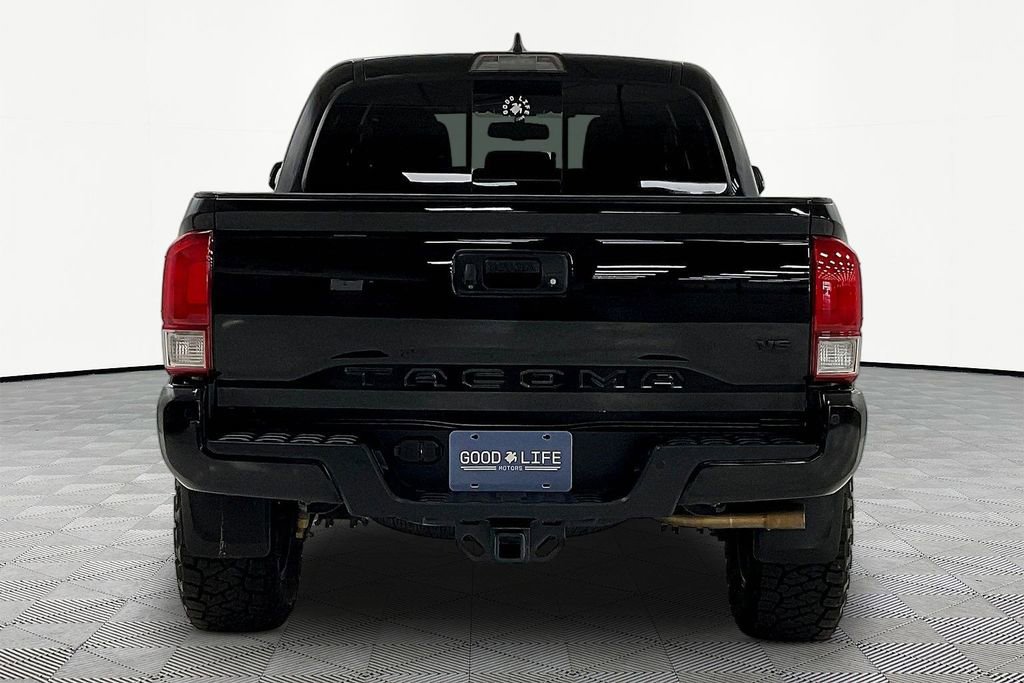 Used 2017 Toyota Tacoma TRD Off-Road w/ Premium & Technology Package image 5