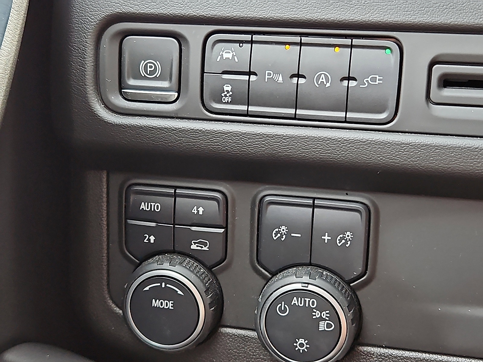 Used 2021 Chevrolet Tahoe RST w/ Luxury Package image 25