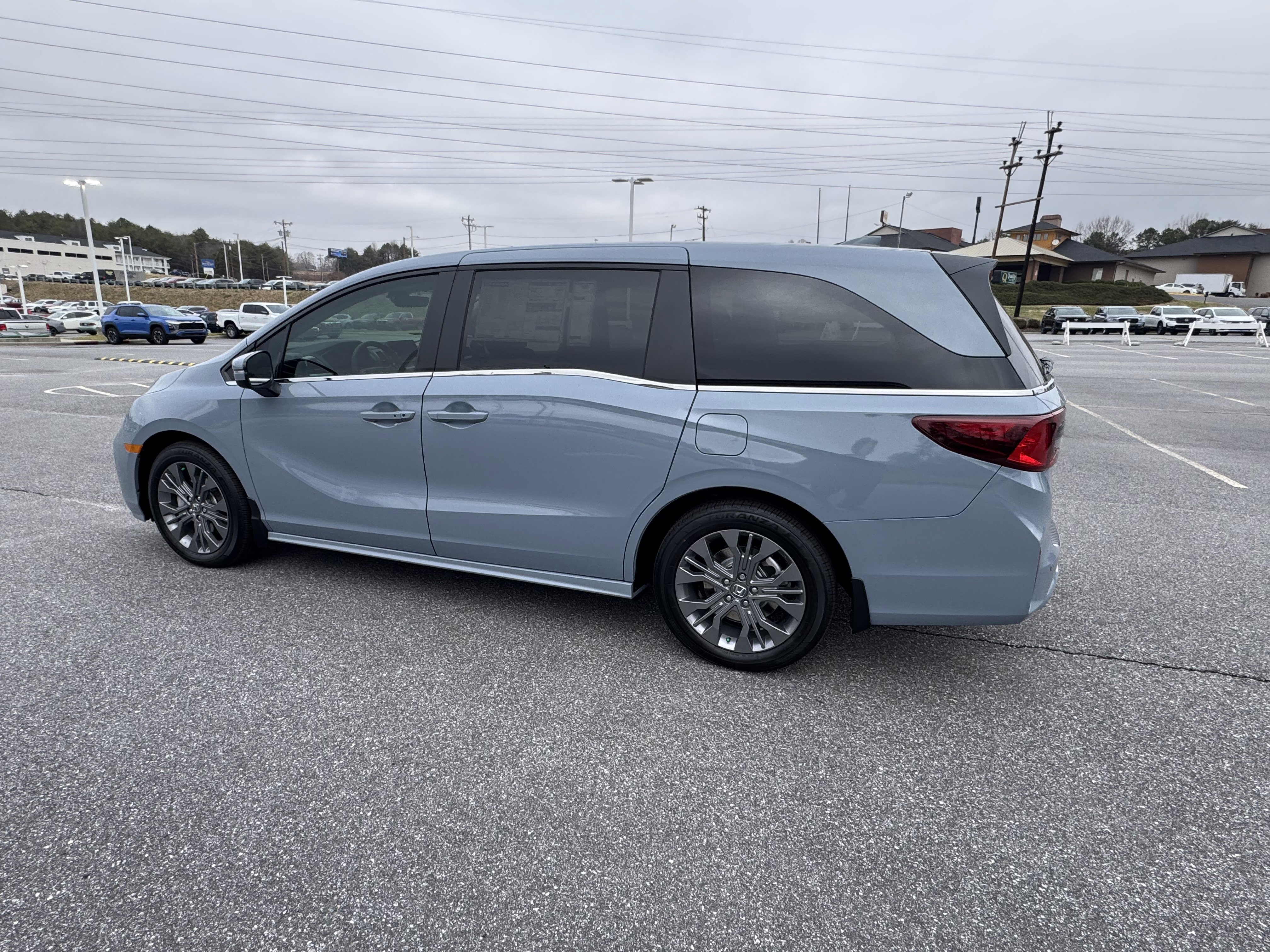 New 2026 Honda Odyssey Touring image 7