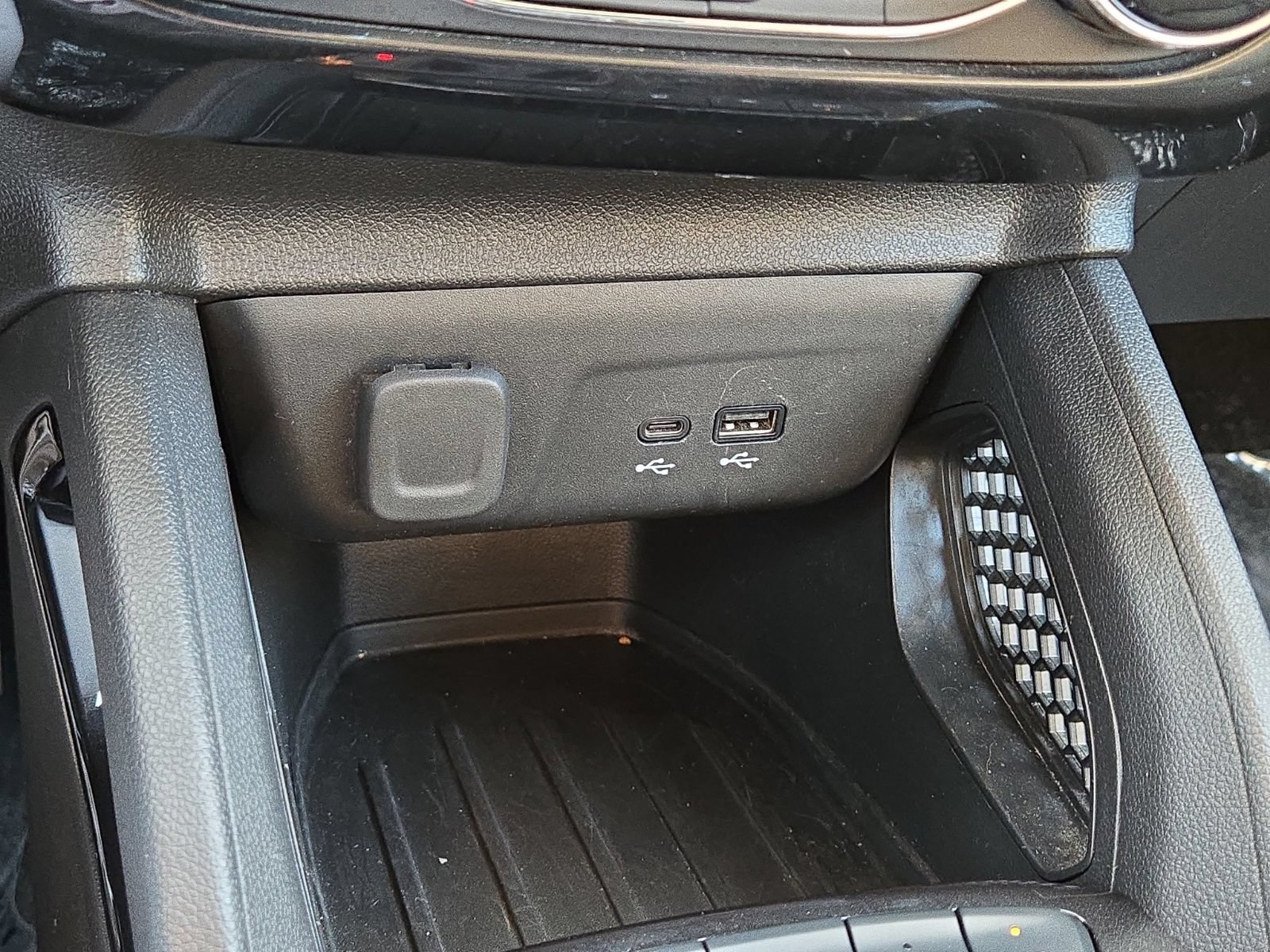 Used 2024 Chevrolet TrailBlazer LT AWD/4WD image 29
