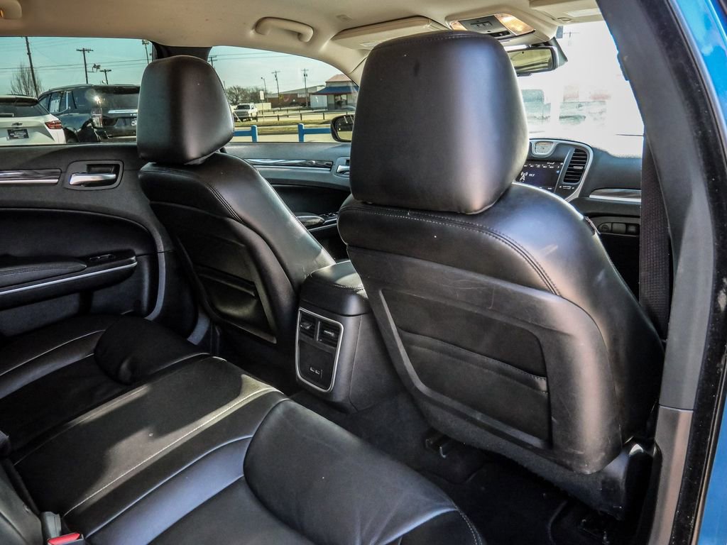 Used 2022 Chrysler 300 Touring L RWD image 19