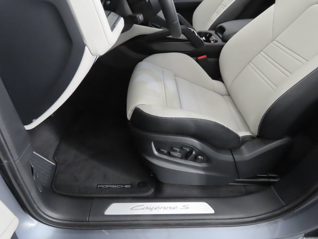 Certified 2026 Porsche Cayenne S AWD/4WD image 40