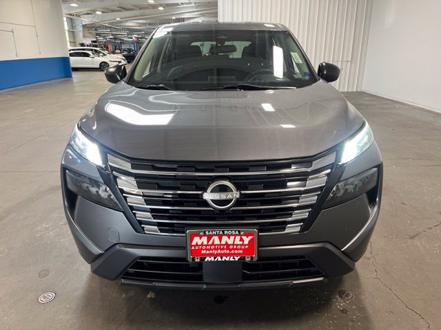 Used 2024 Nissan Rogue S AWD/4WD image 9