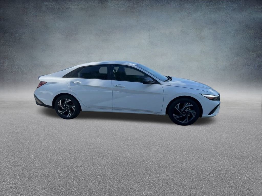 Used 2025 Hyundai Elantra SEL image 26