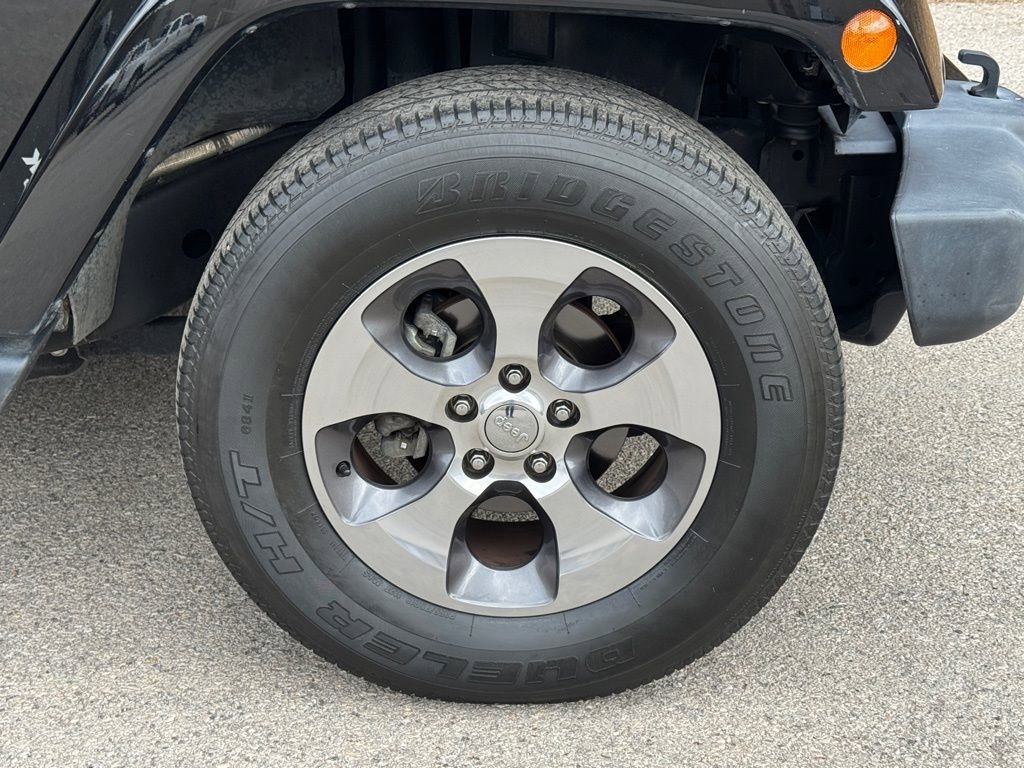 Used 2018 Jeep Wrangler Unlimited Sahara image 9