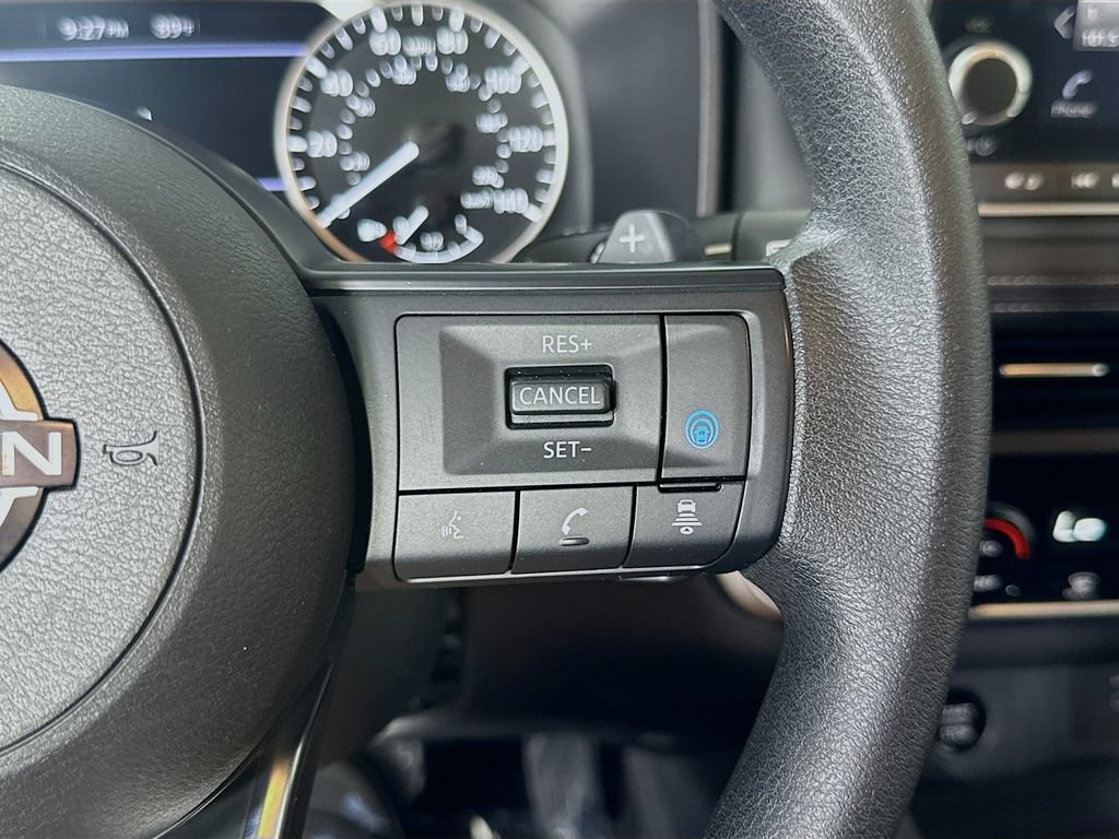 Used 2024 Nissan Rogue SV FWD image 23