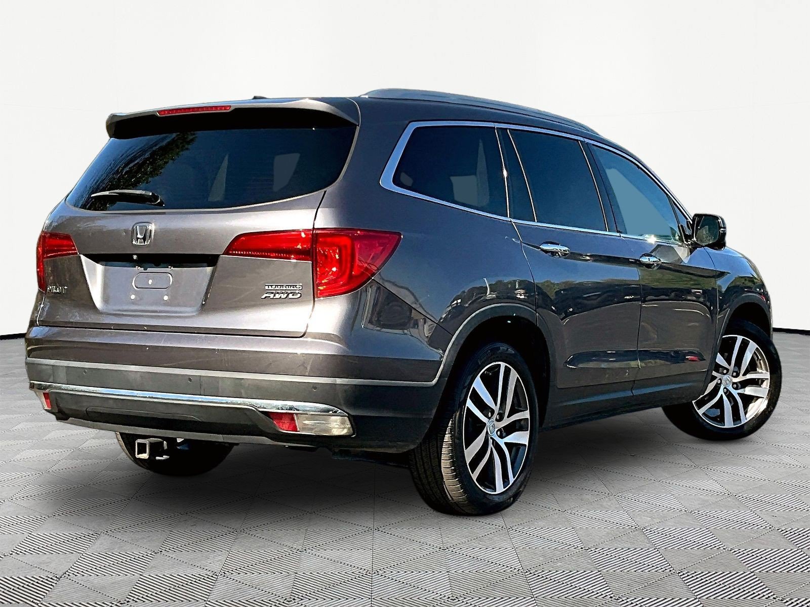 Used 2018 Honda Pilot Touring image 6