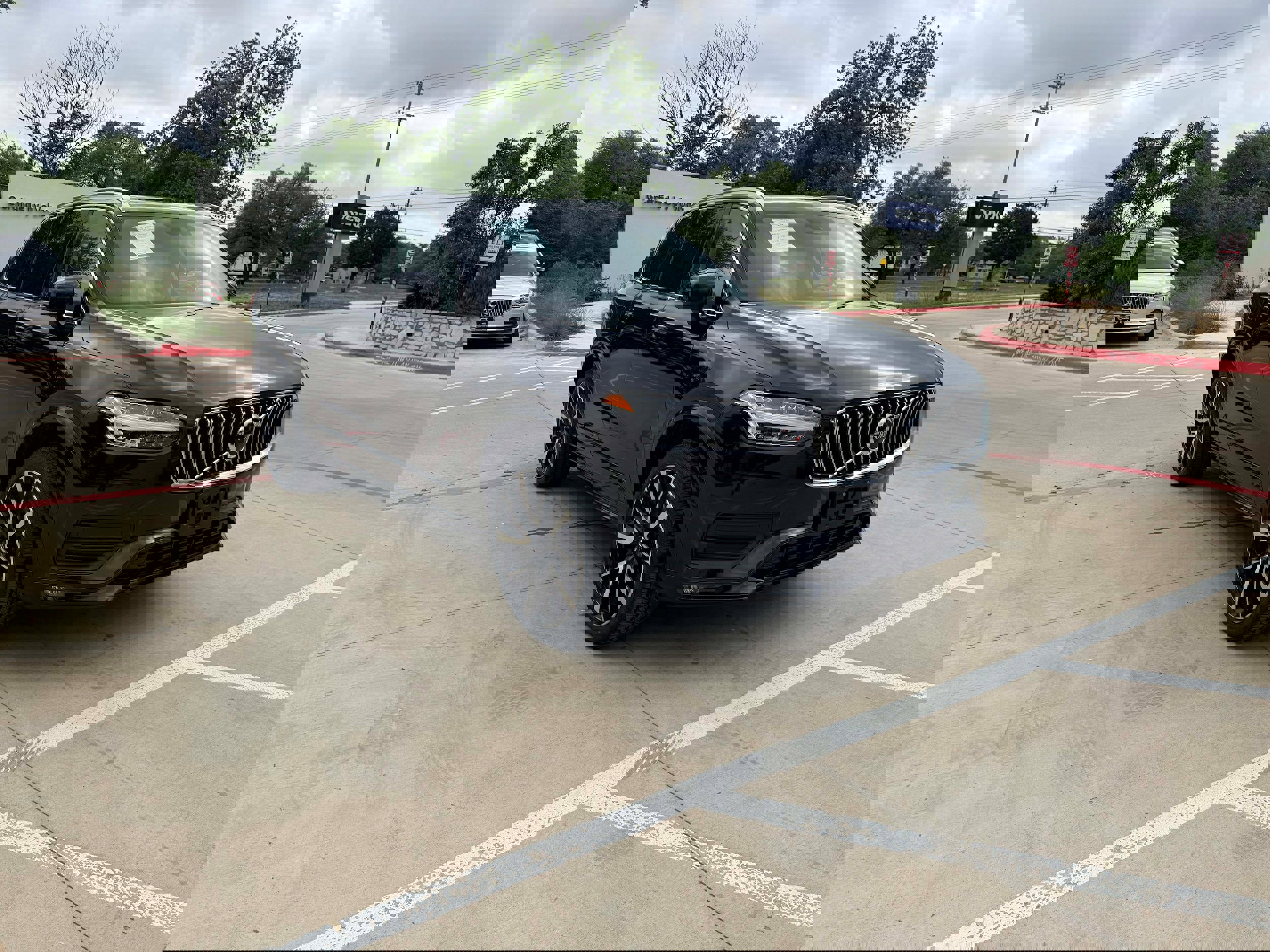 Certified 2022 Volvo XC90 T6 Momentum image 7