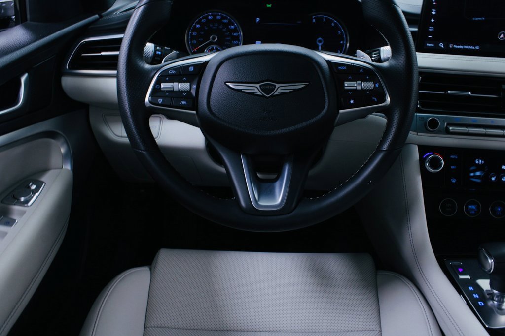 Used 2025 Genesis G70 2.5T image 8