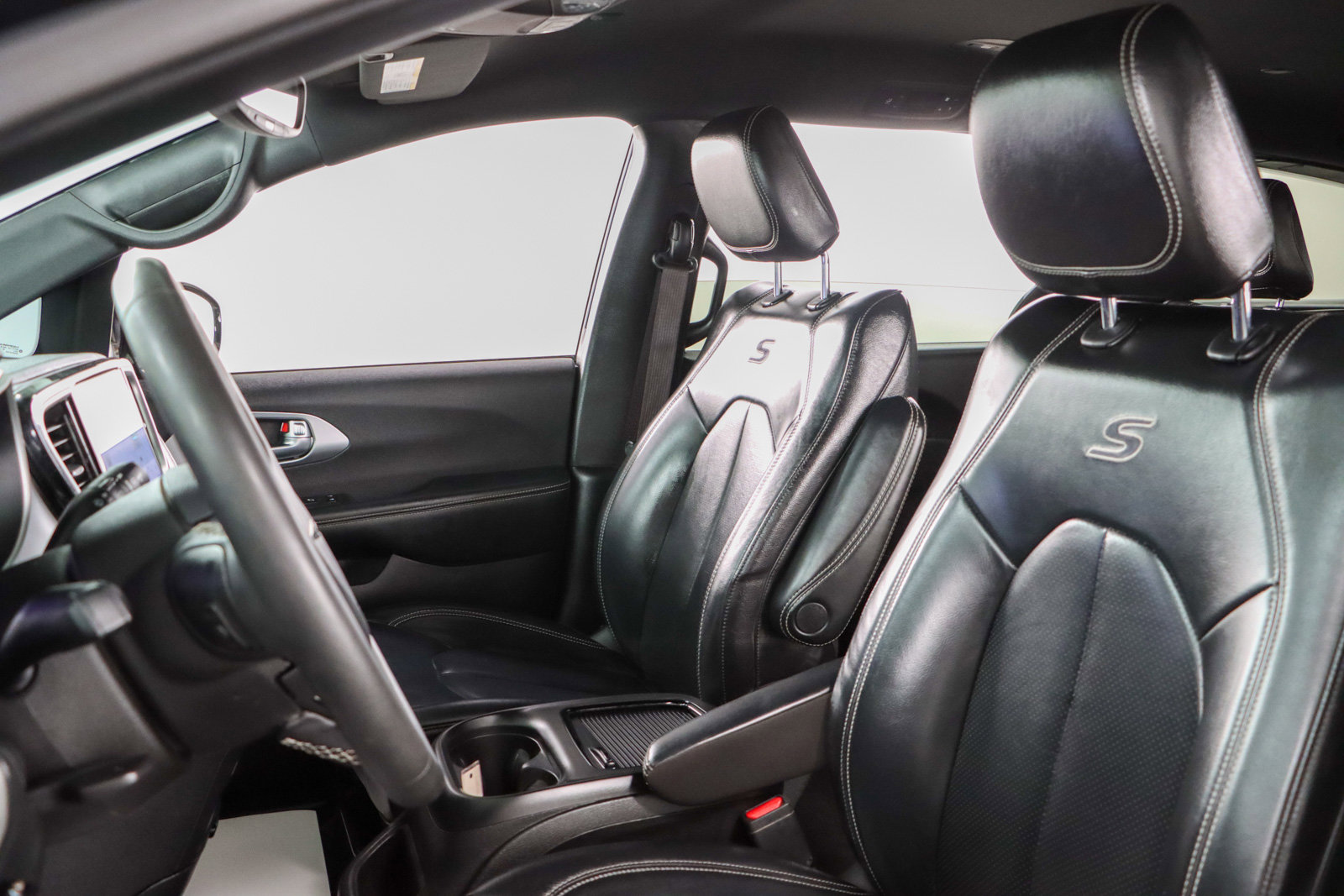 Used 2022 Chrysler Pacifica Touring-L w/ S Appearance Package image 23