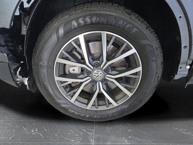 Used 2020 Volkswagen Tiguan SE w/ Panoramic Sunroof Package image 39