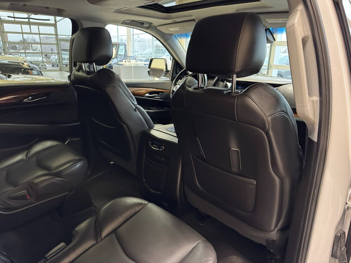 Used 2017 Cadillac Escalade Premium Luxury AWD/4WD image 46