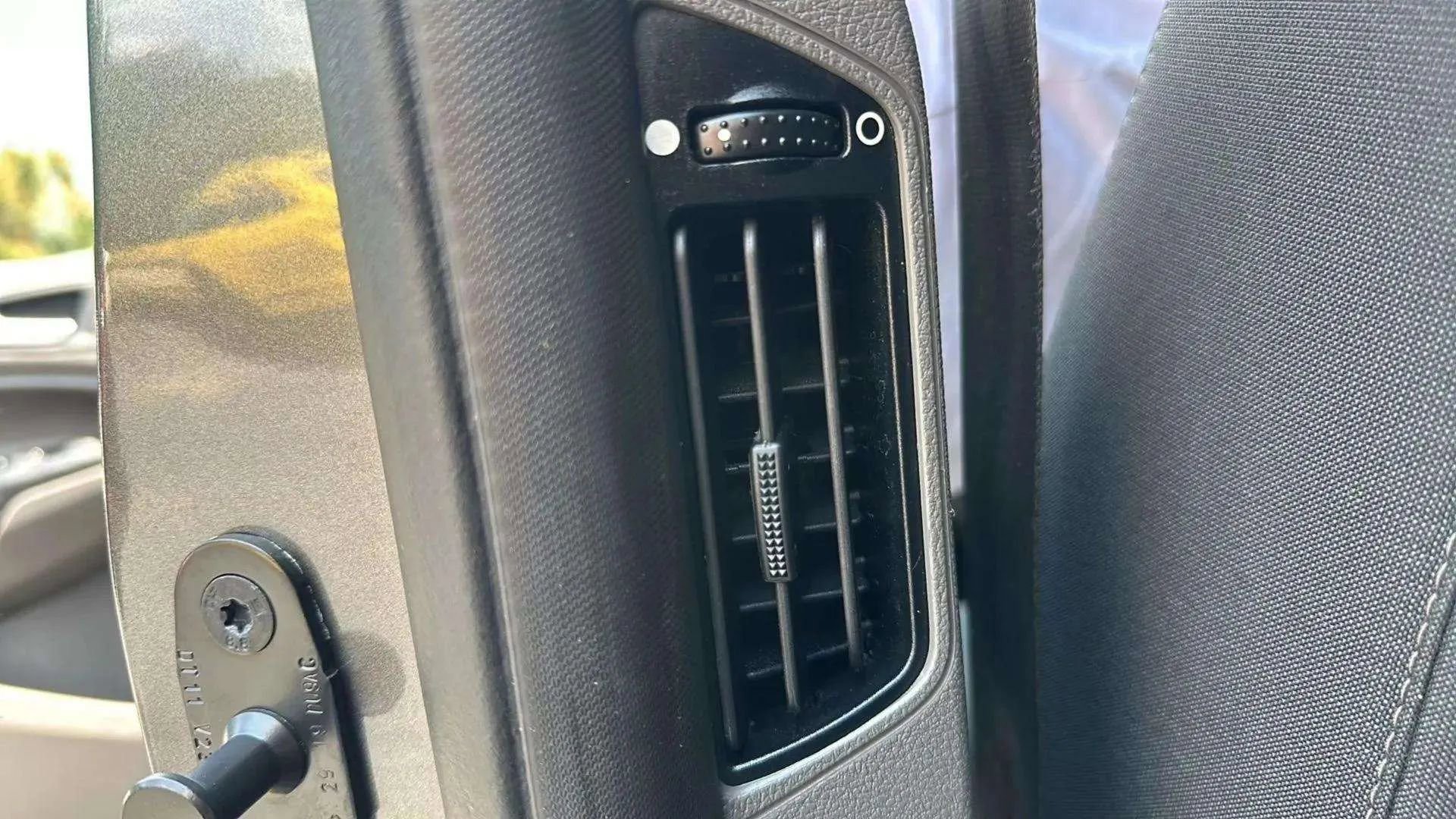 Used 2020 Ford Transit Connect XLT image 17