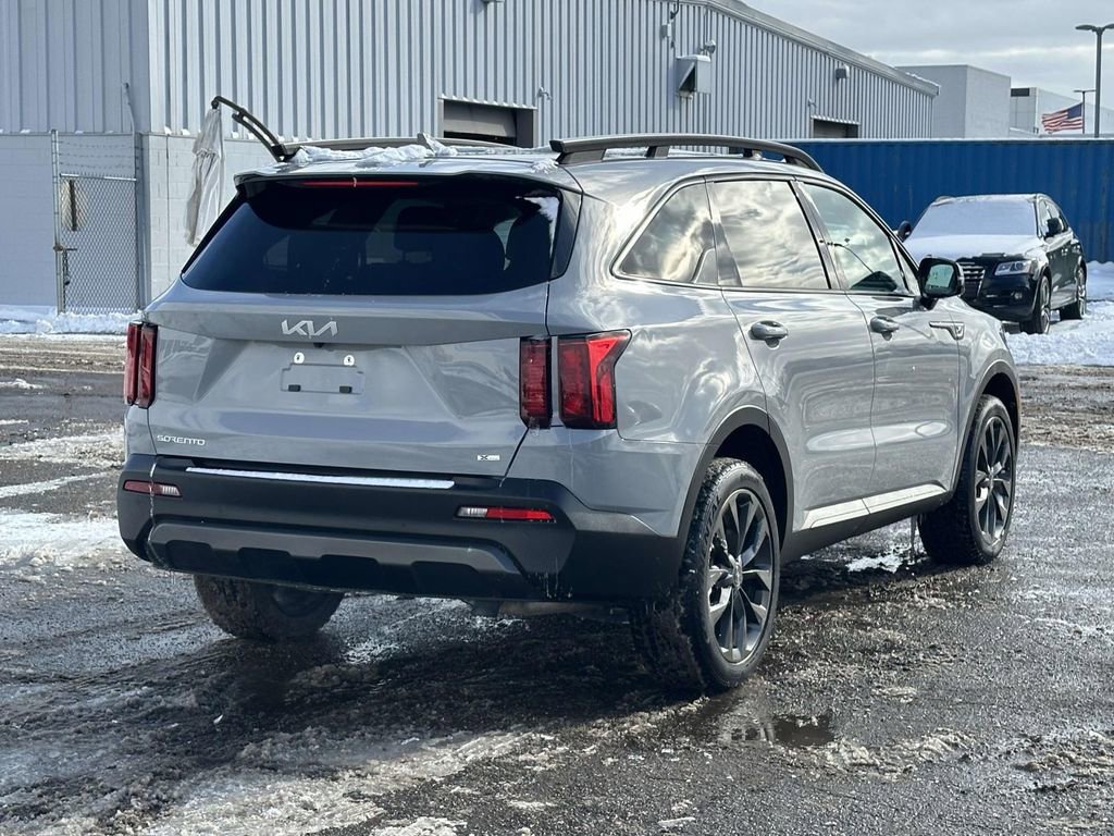 Used 2023 Kia Sorento X-Line EX image 4