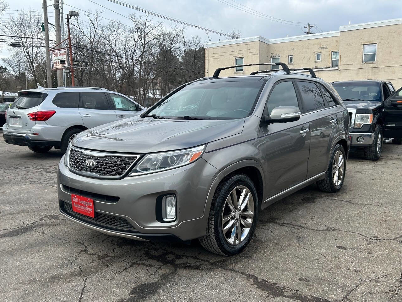 Used 2014 Kia Sorento SX image 2