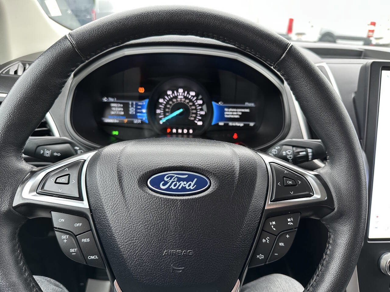 Used 2024 Ford Edge SEL image 23