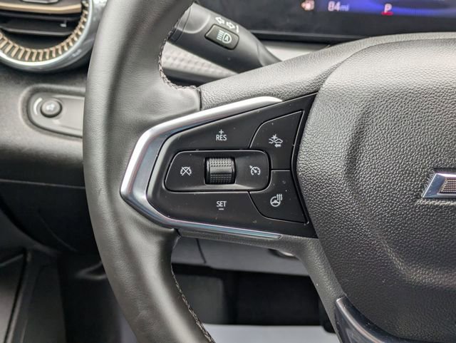 Used 2025 Chevrolet Trax ACTIV w/ Sunroof Package image 18