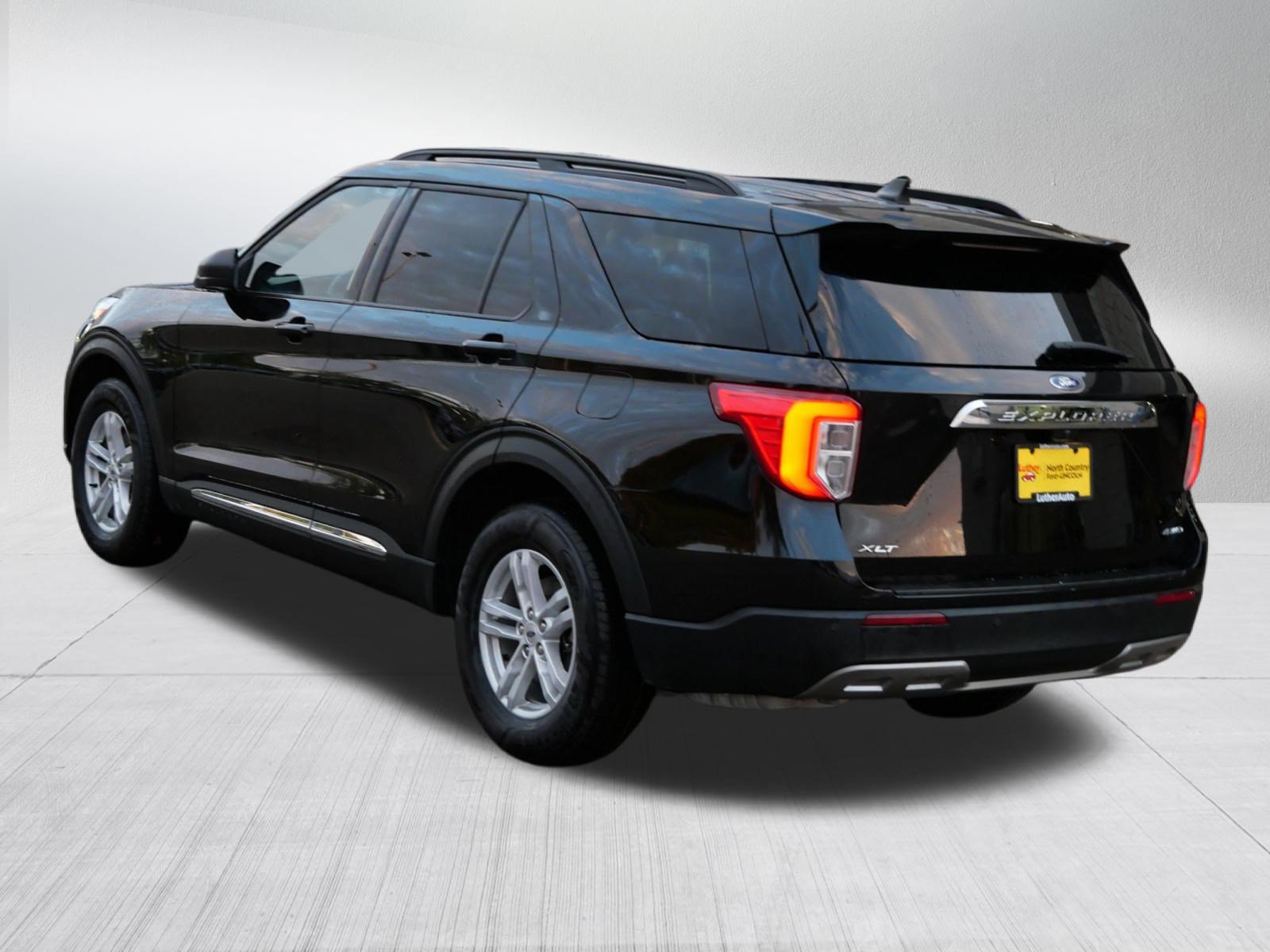 Certified 2024 Ford Explorer XLT w/ Equipment Group 202A AWD/4WD image 5