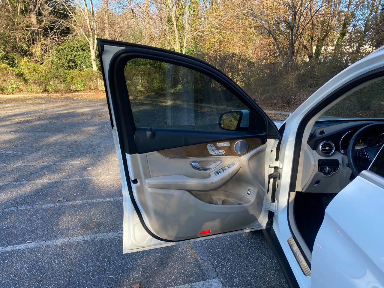 Used 2019 Mercedes-Benz GLC 300 image 12