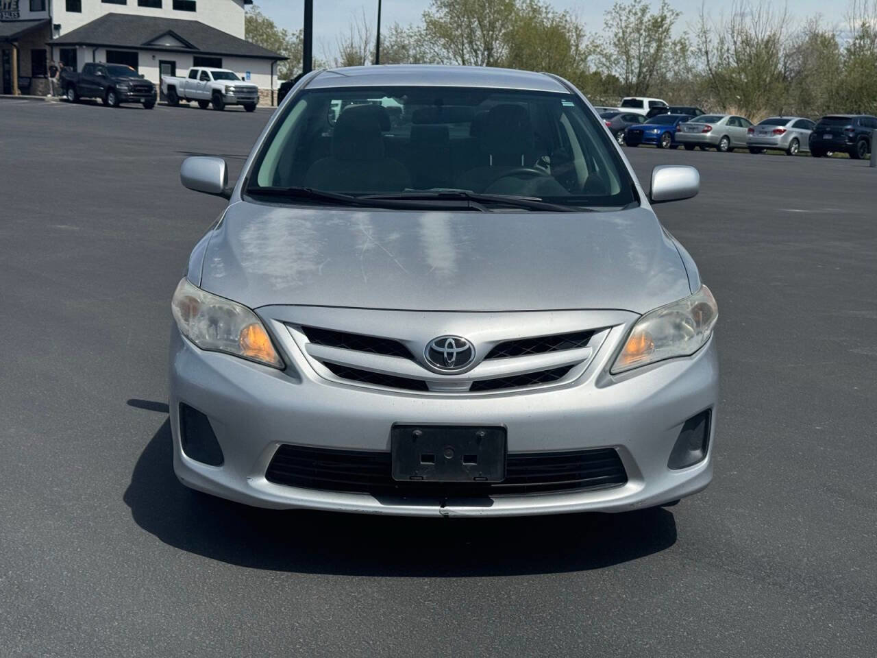 Used 2011 Toyota Corolla LE FWD image 2