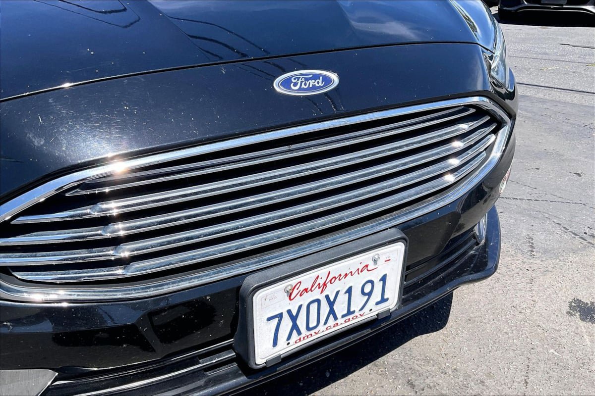 Used 2017 Ford Fusion Energi Titanium FWD image 28