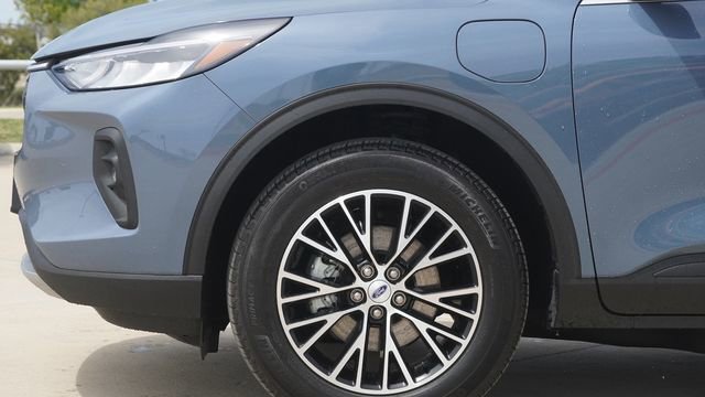 Used 2025 Ford Escape SE image 5