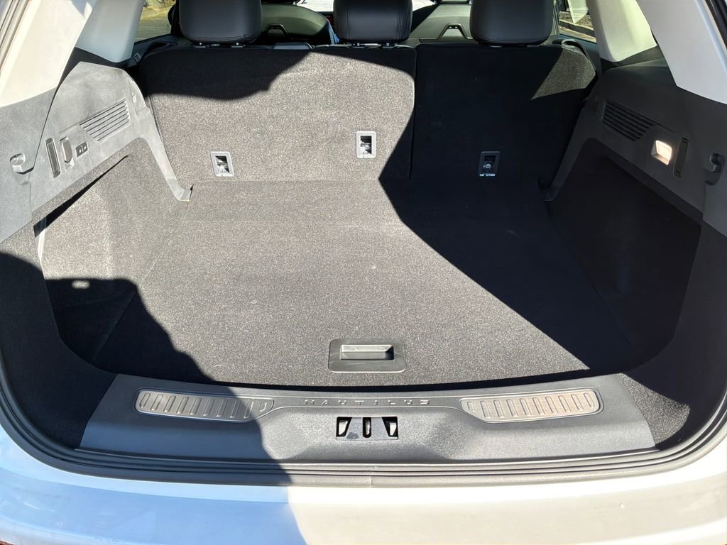 Used 2025 Lincoln Nautilus Reserve image 30