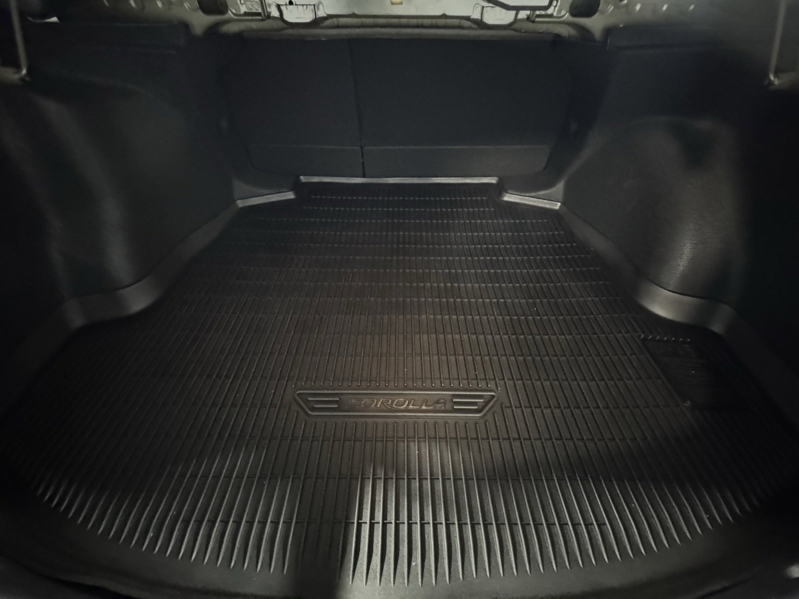 Used 2024 Toyota Corolla LE w/ LE Convenience Package image 11