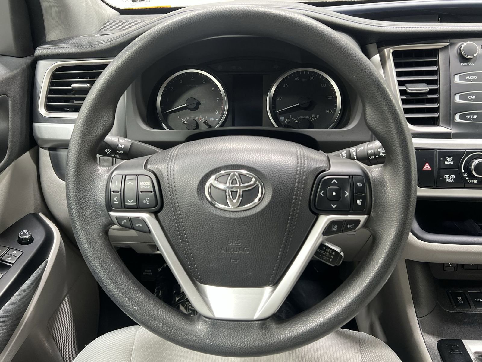 Used 2018 Toyota Highlander LE image 14