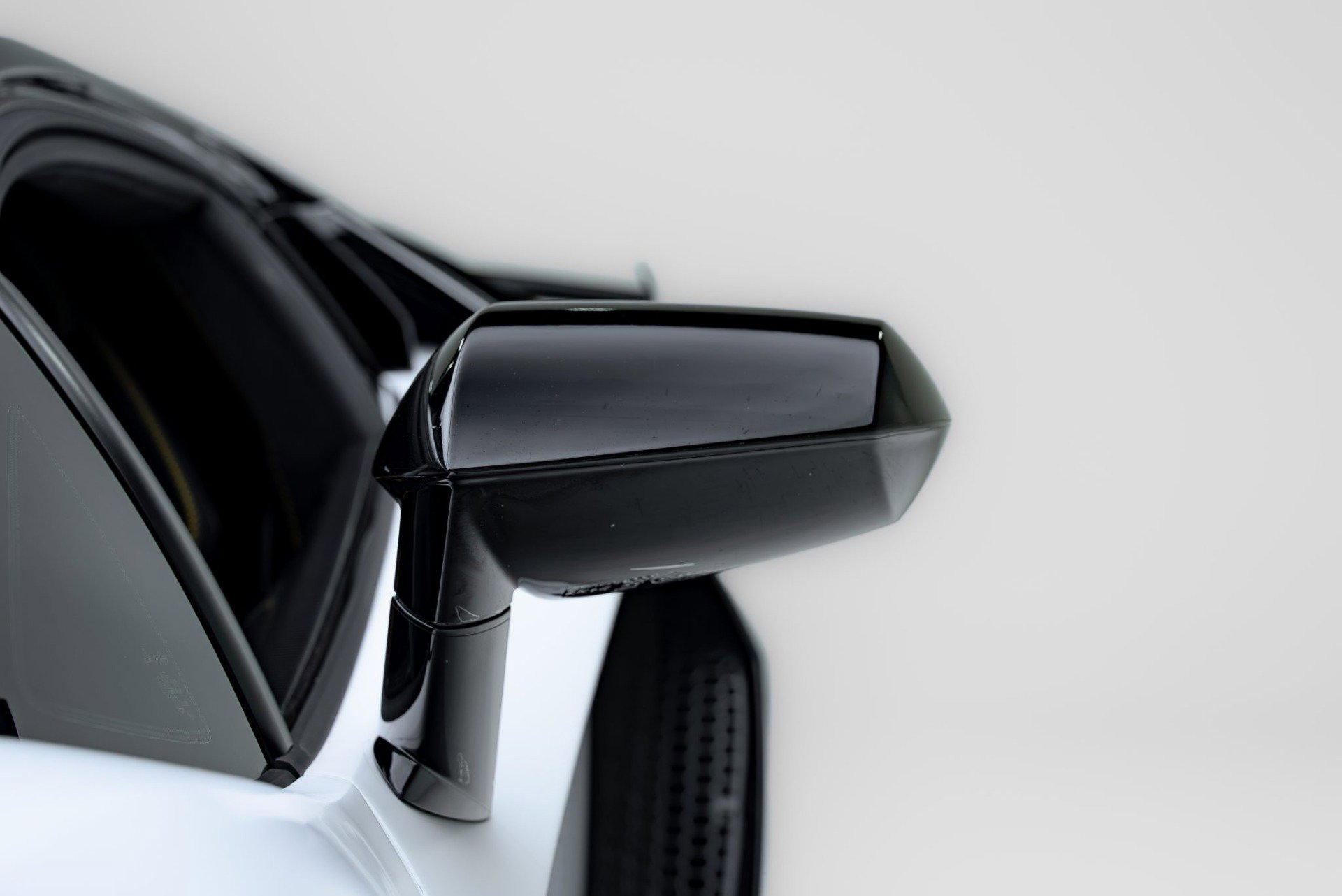Used 2021 Lamborghini Aventador SVJ AWD/4WD image 25