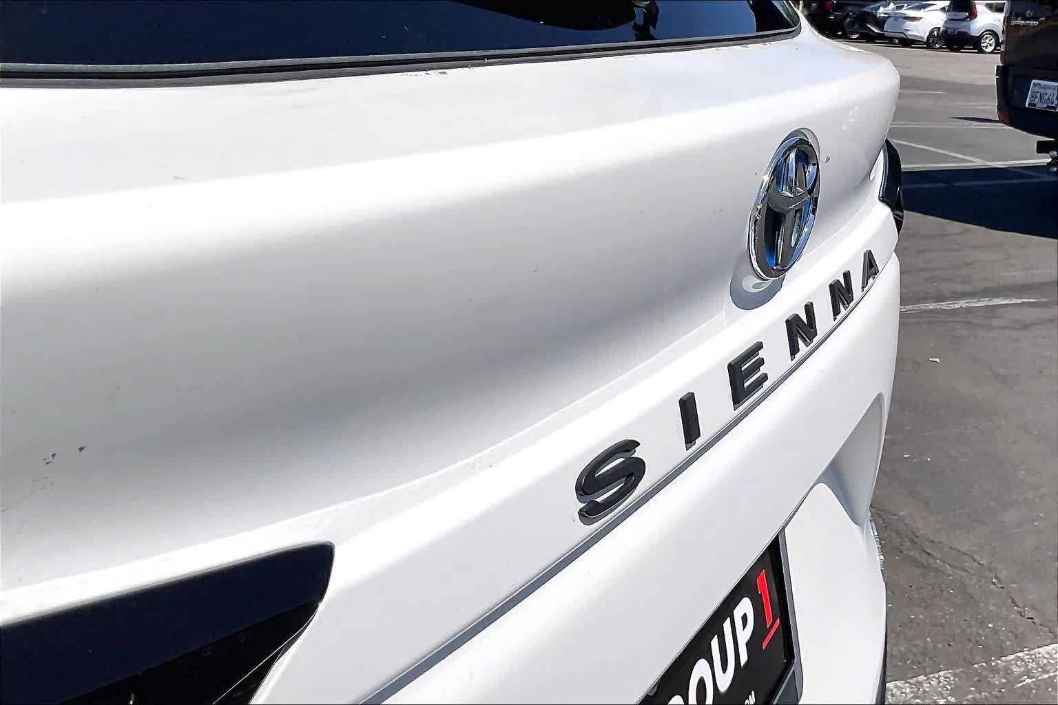 Certified 2022 Toyota Sienna LE FWD image 30