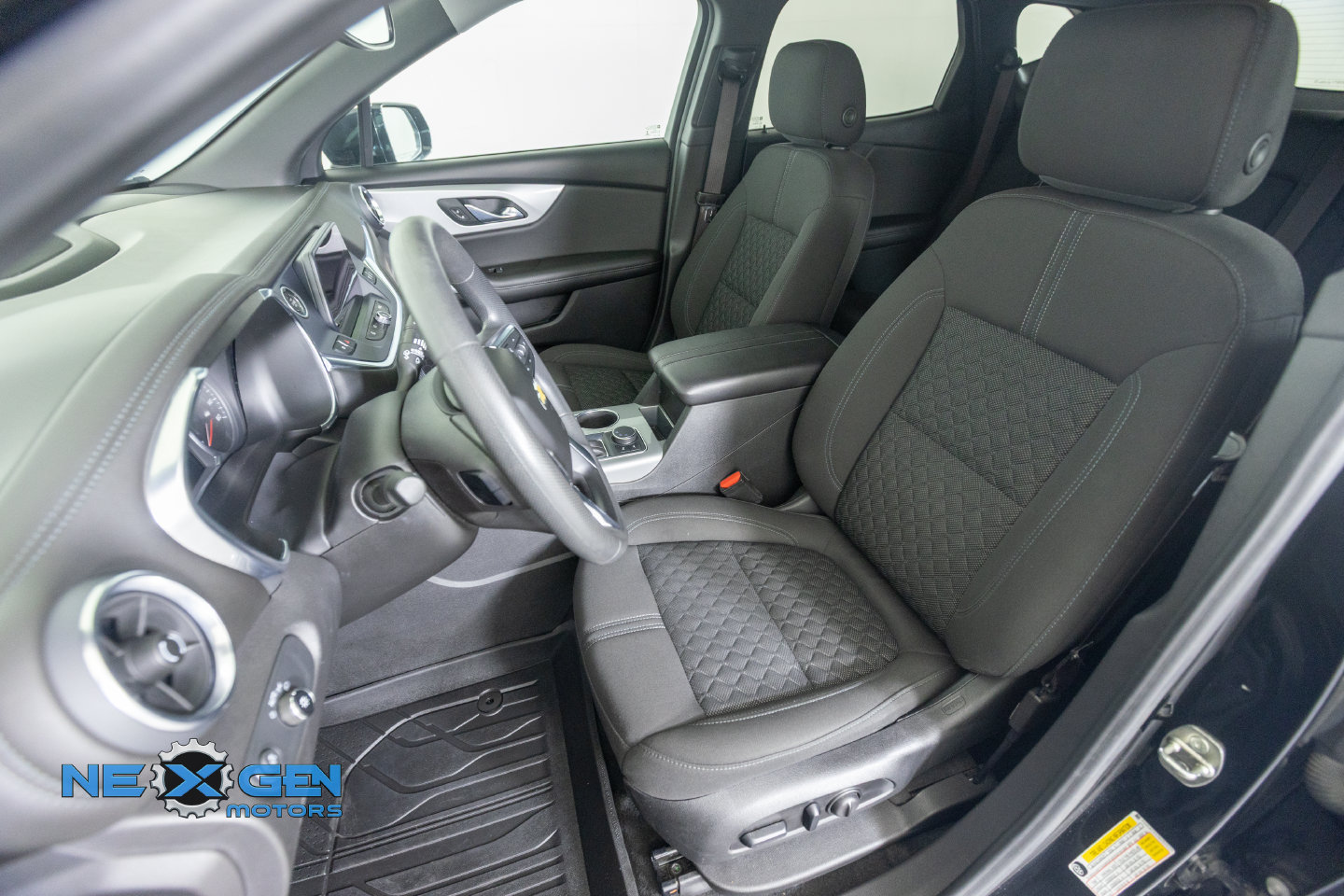 Used 2021 Chevrolet Blazer LT FWD image 23