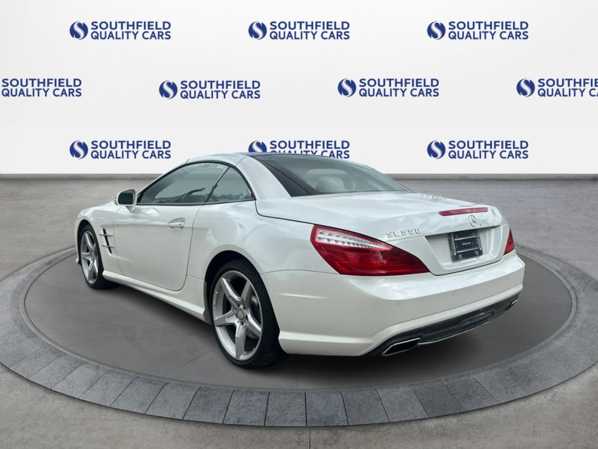 Used 2013 Mercedes-Benz SL 550 image 4