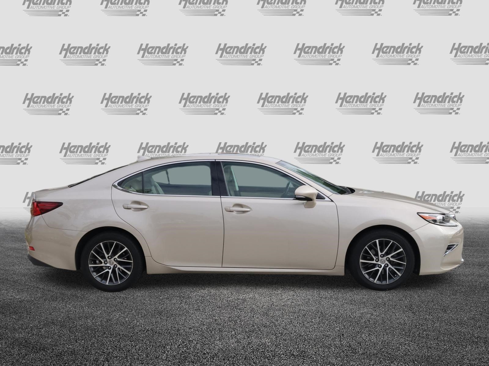 Used 2017 Lexus ES 350 w/ Luxury Package FWD image 10