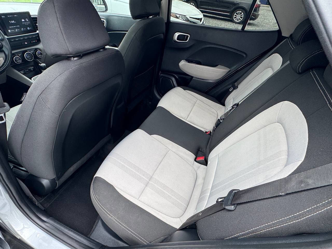 Used 2023 Hyundai Venue SEL image 14