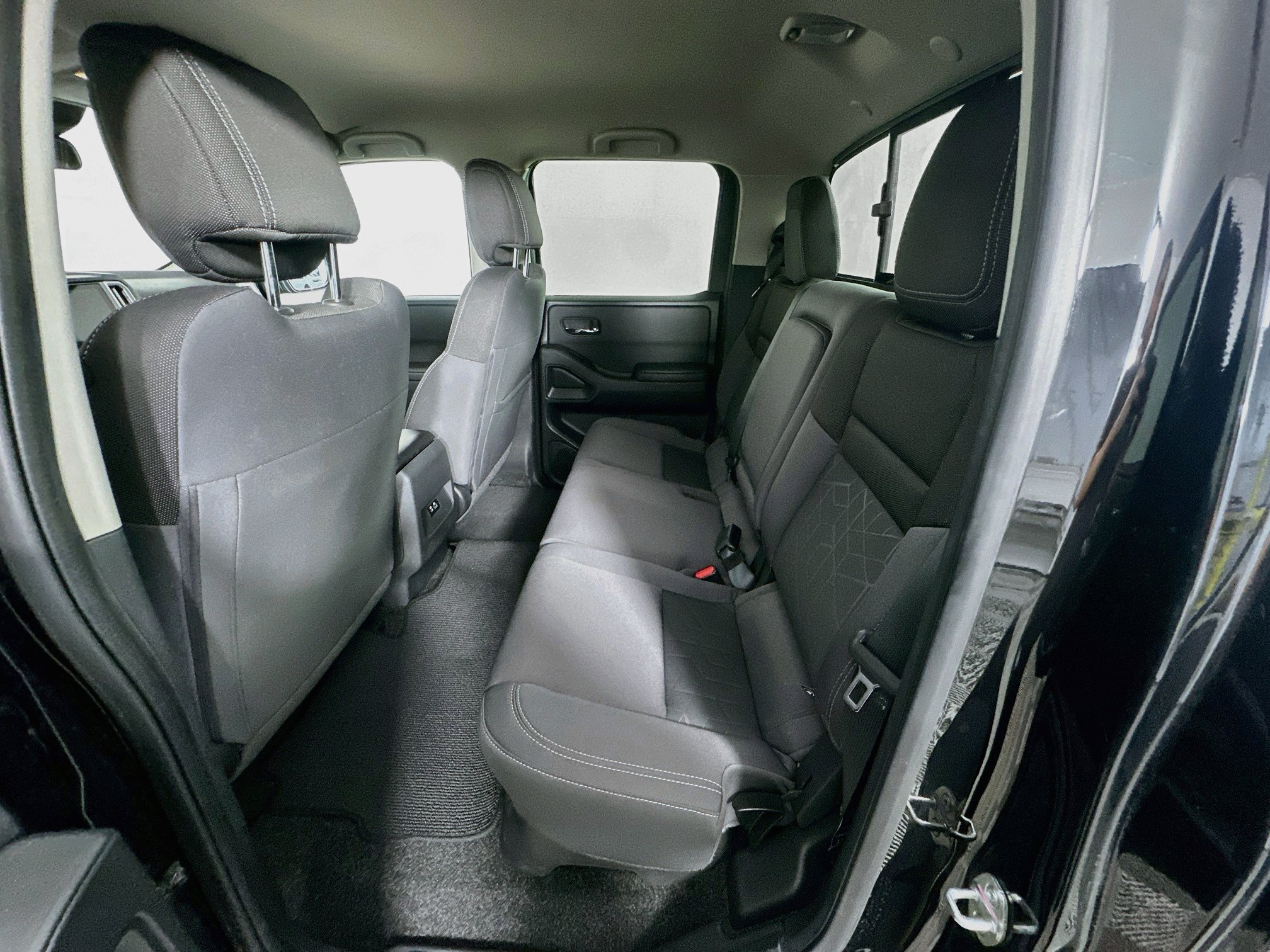 Used 2026 Nissan Frontier SV RWD image 28