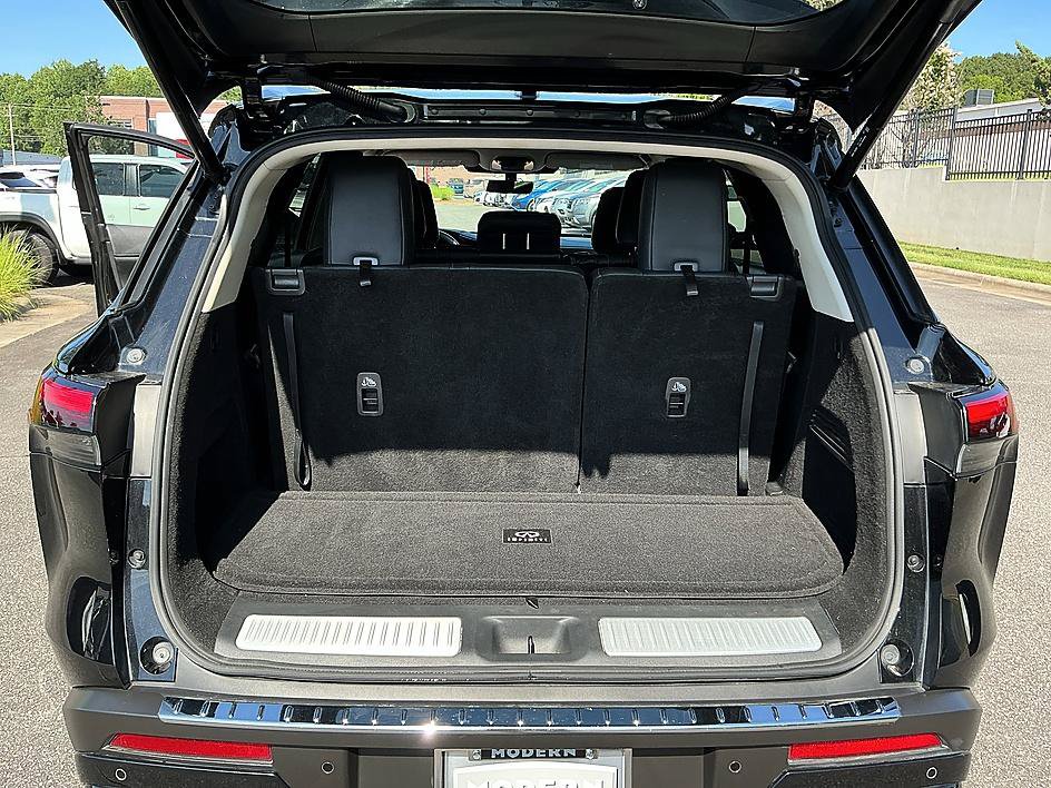 Used 2023 INFINITI QX60 Luxe w/ Cargo Package FWD image 30